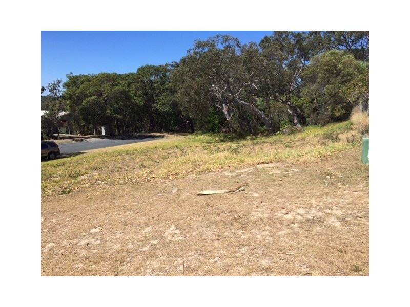 28 Cumming Parade, Point Lookout QLD 4183
