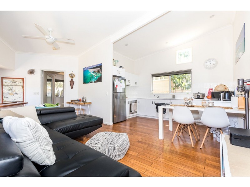 1/21 Galeen St, Point Lookout QLD 4183