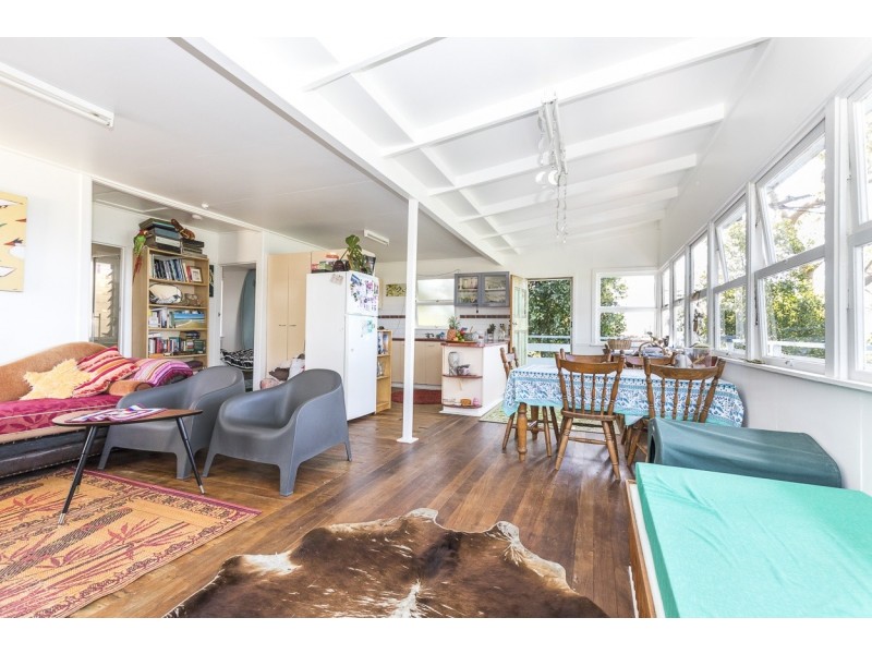 115 Mooloomba rd, Point Lookout QLD 4183