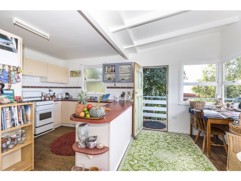 115 Mooloomba rd, Point Lookout QLD 4183