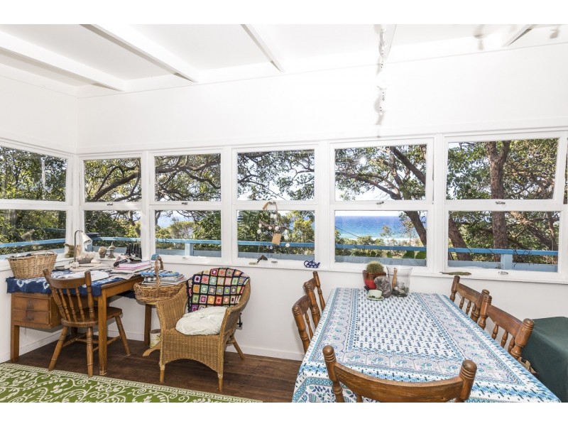 115 Mooloomba rd, Point Lookout QLD 4183