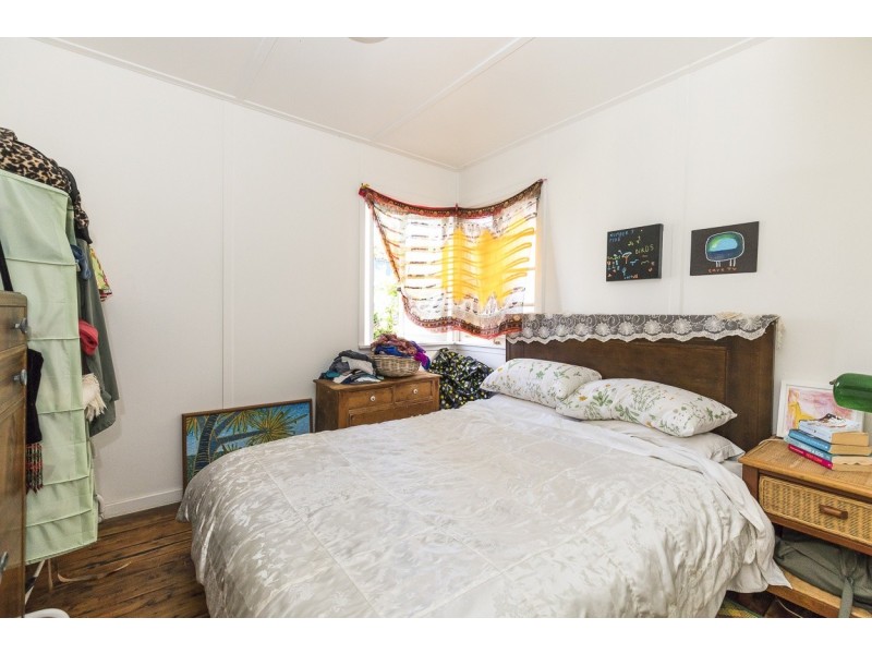 115 Mooloomba rd, Point Lookout QLD 4183