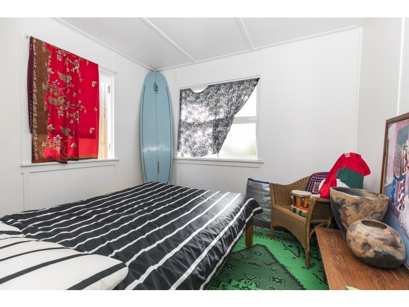 115 Mooloomba rd, Point Lookout QLD 4183