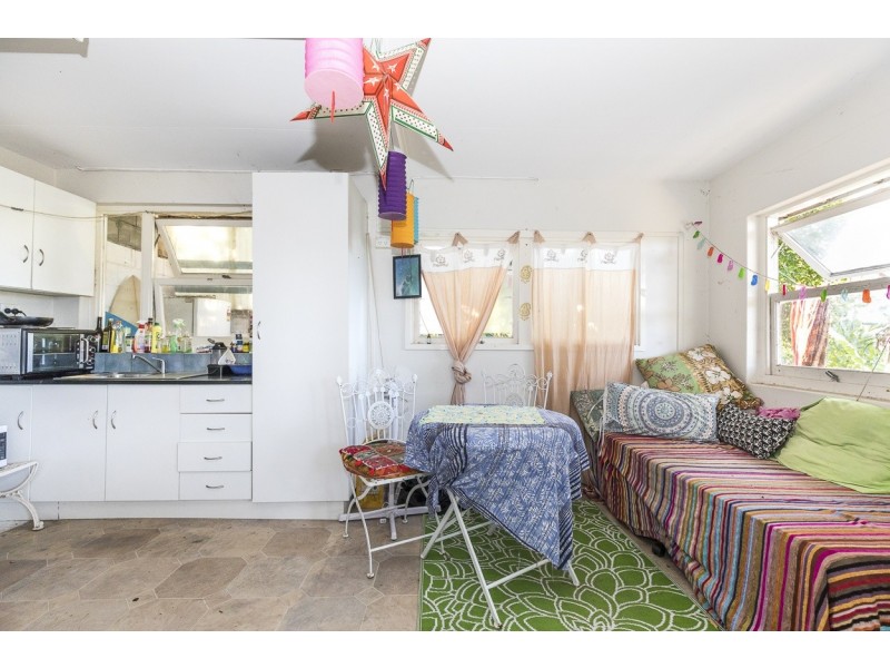 115 Mooloomba rd, Point Lookout QLD 4183