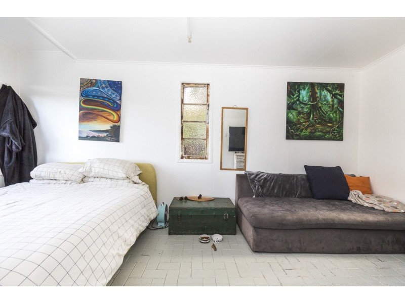 115 Mooloomba rd, Point Lookout QLD 4183