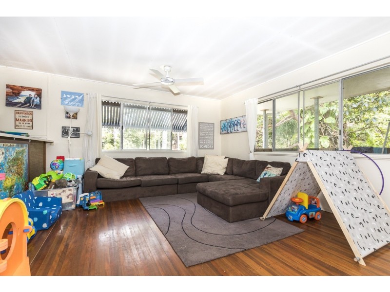 7 Bigoon Rd, Point Lookout QLD 4183