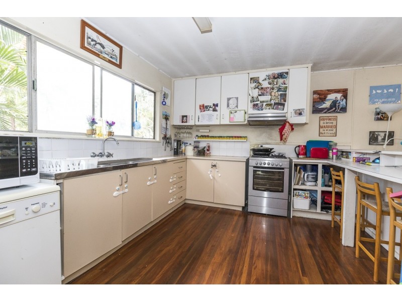 7 Bigoon Rd, Point Lookout QLD 4183