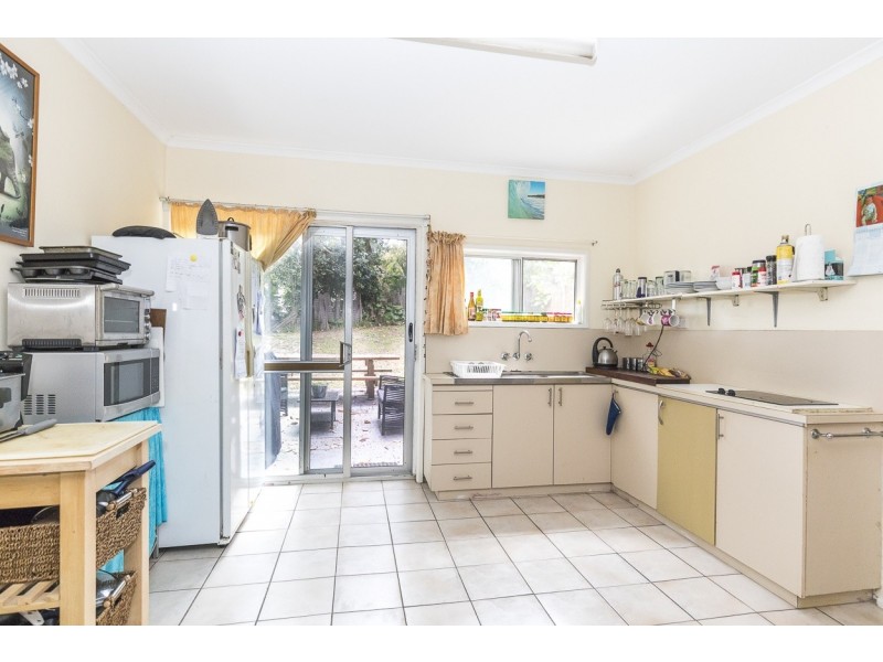 7 Bigoon Rd, Point Lookout QLD 4183