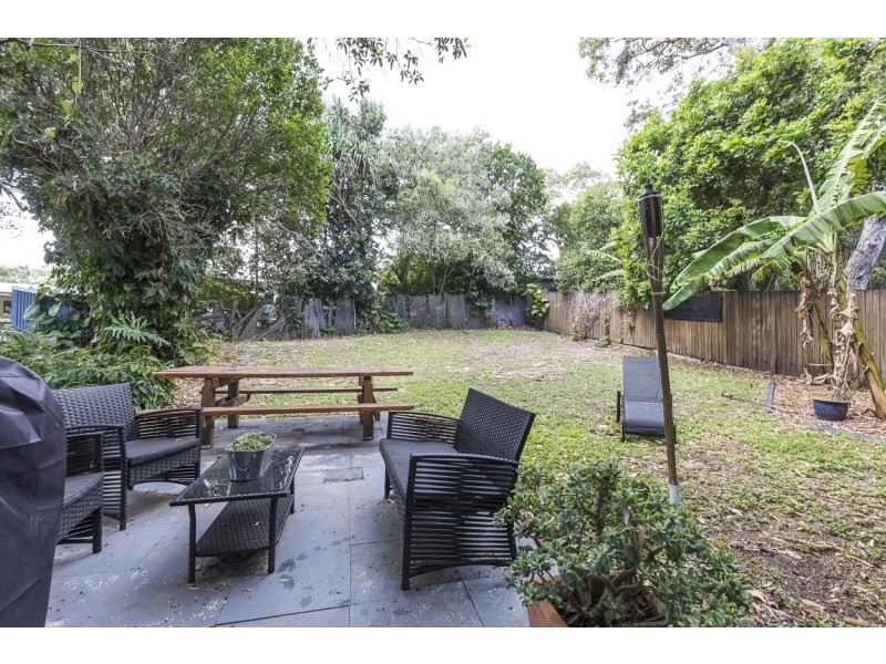 7 Bigoon Rd, Point Lookout QLD 4183