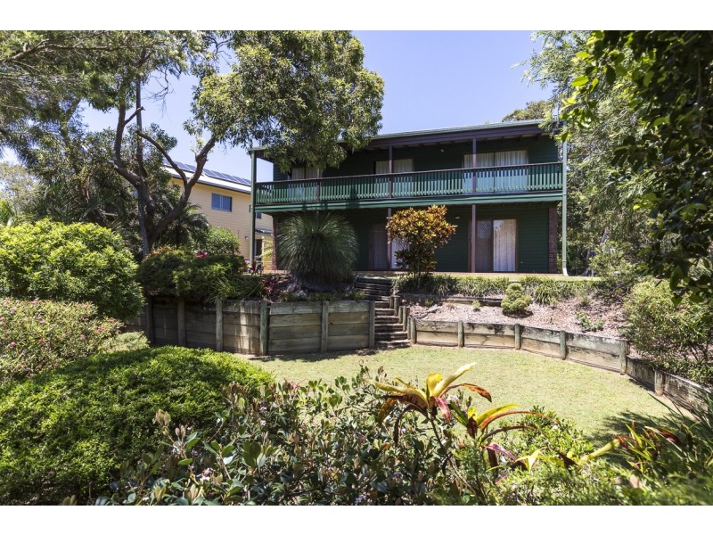 112 Mooloomba Rd, Point Lookout QLD 4183