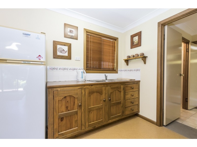 112 Mooloomba Rd, Point Lookout QLD 4183