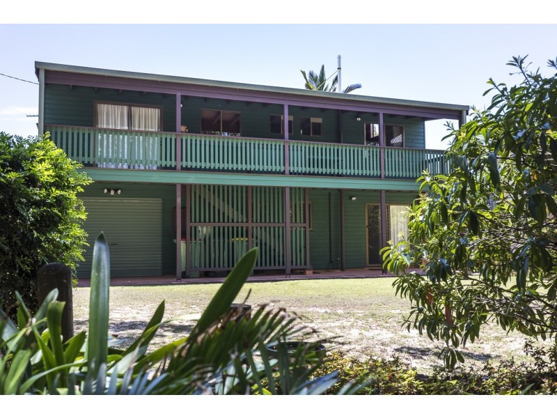 112 Mooloomba Rd, Point Lookout QLD 4183