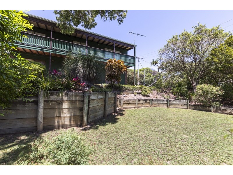 112 Mooloomba Rd, Point Lookout QLD 4183