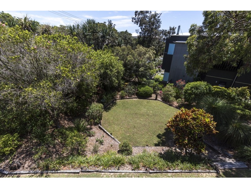 112 Mooloomba Rd, Point Lookout QLD 4183