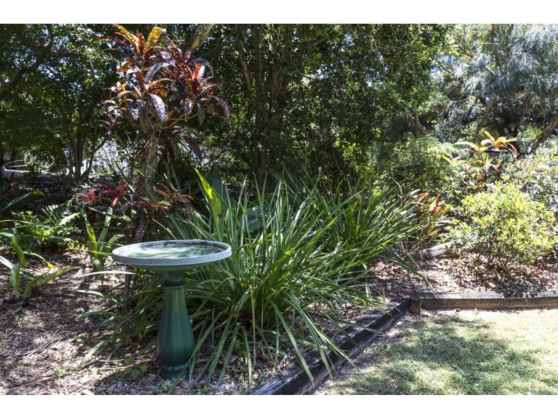 112 Mooloomba Rd, Point Lookout QLD 4183