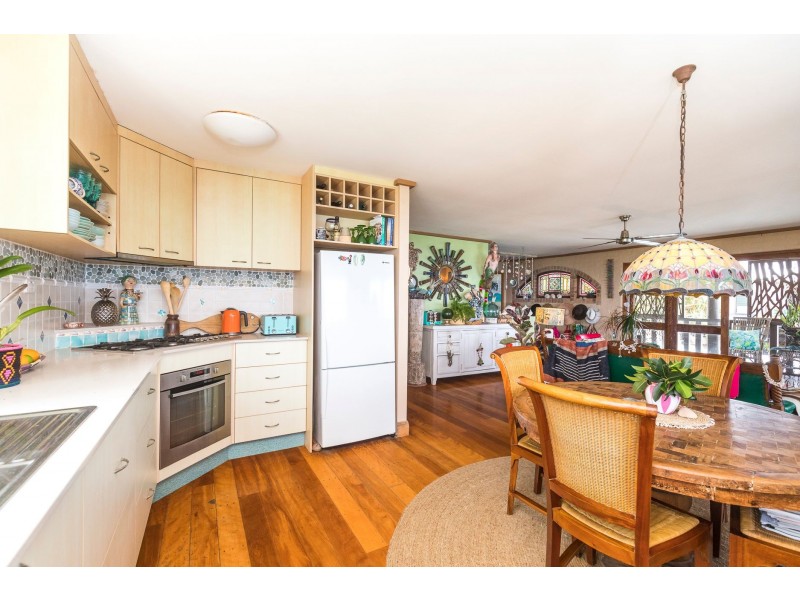 27 Mooloomba Road, Point Lookout QLD 4183