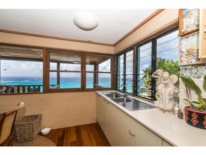 27 Mooloomba Road, Point Lookout QLD 4183