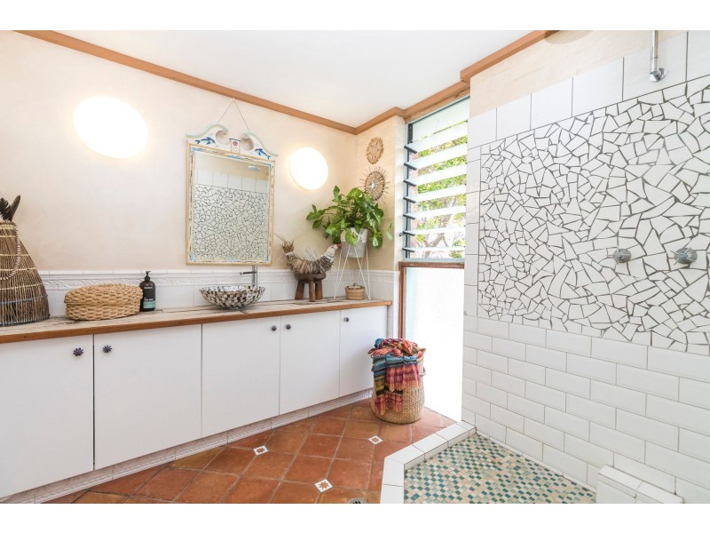 27 Mooloomba Road, Point Lookout QLD 4183