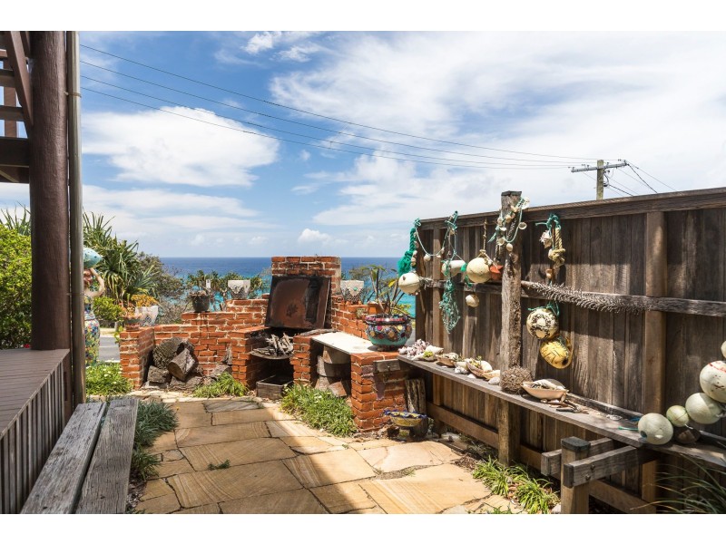 27 Mooloomba Road, Point Lookout QLD 4183