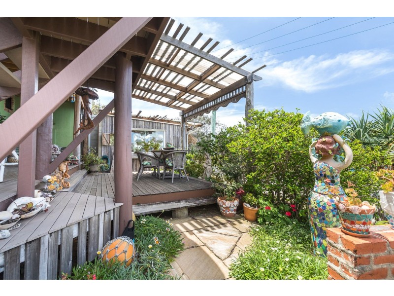 27 Mooloomba Road, Point Lookout QLD 4183