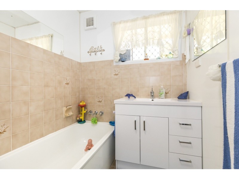 3 Banksia St, Dunwich QLD 4183