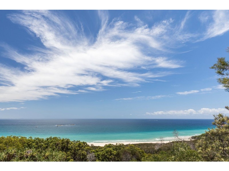 13a Cumming Parade, Point Lookout QLD 4183