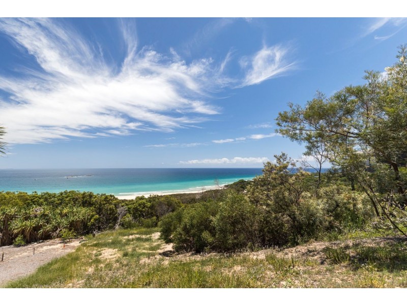 13a Cumming Parade, Point Lookout QLD 4183