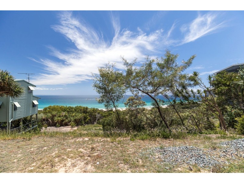 13a Cumming Parade, Point Lookout QLD 4183