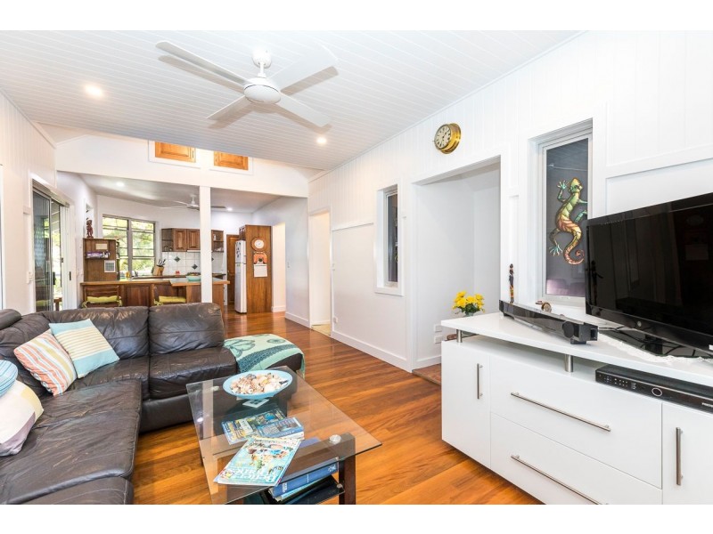 29 Bigoon Road, Point Lookout QLD 4183