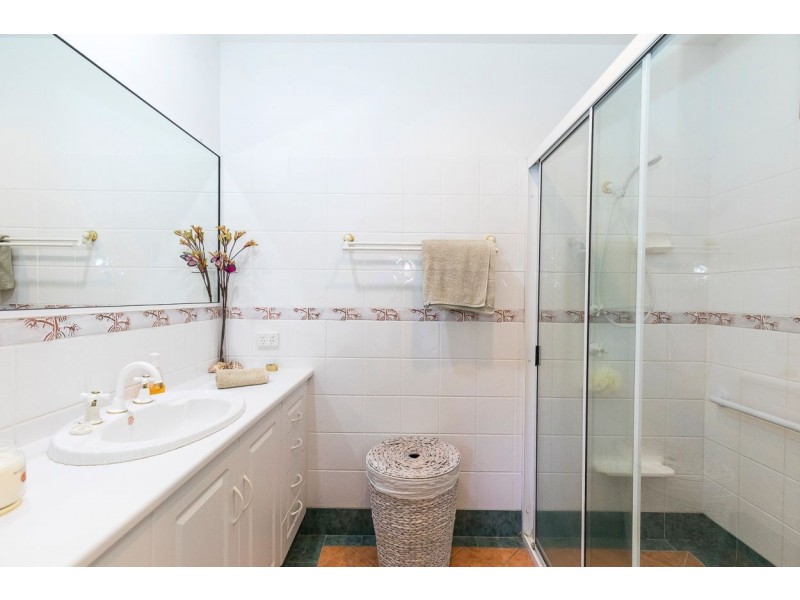 29 Bigoon Road, Point Lookout QLD 4183