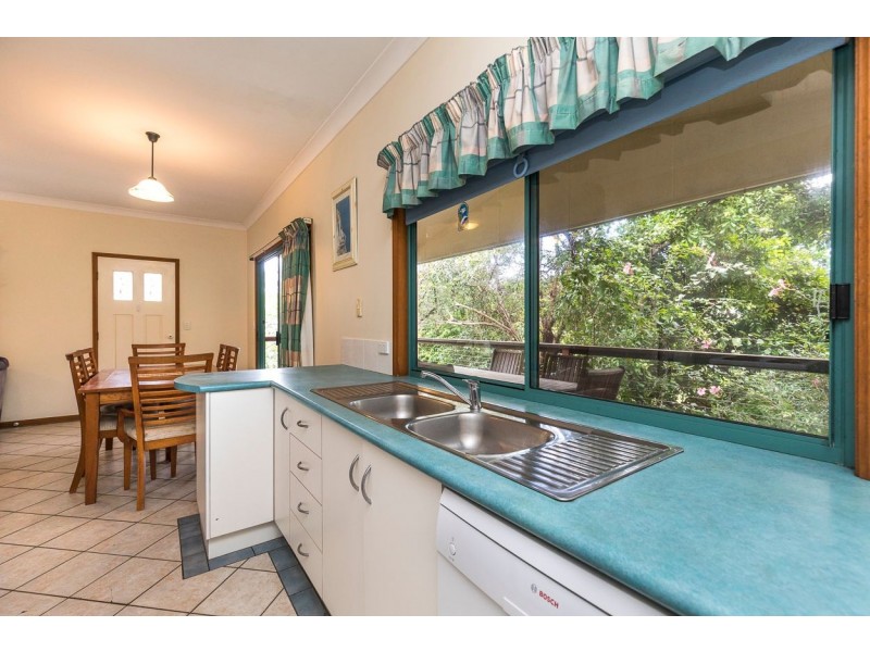 13 Bimba Street, Point Lookout QLD 4183