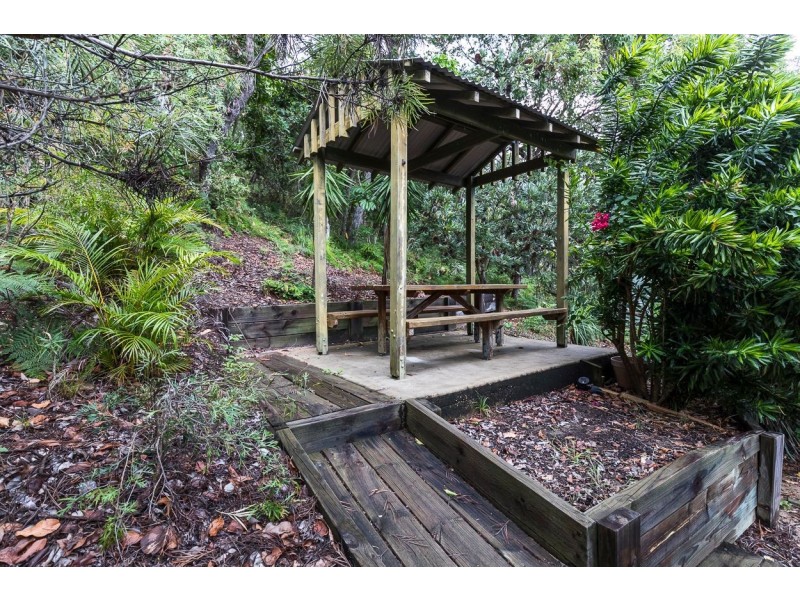 13 Bimba Street, Point Lookout QLD 4183