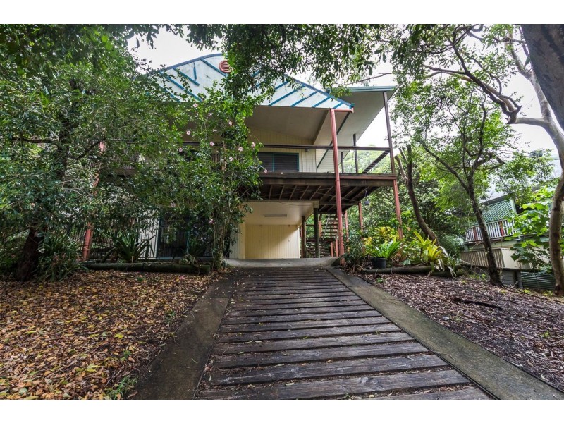 13 Bimba Street, Point Lookout QLD 4183