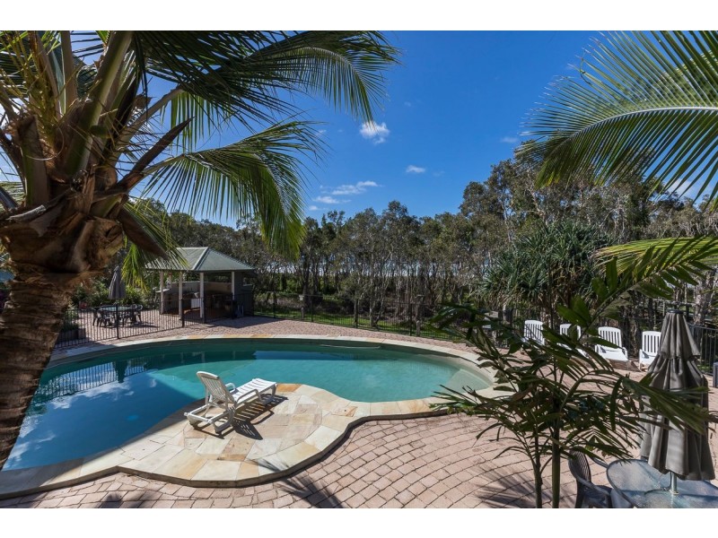 15 and 16/112 Dickson Way, Point Lookout QLD 4183