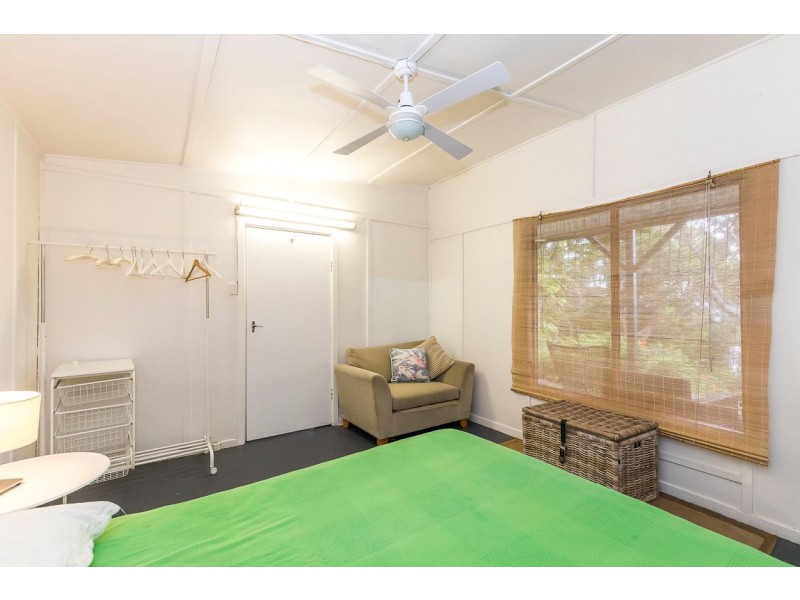 19 Yarrong Road, Point Lookout QLD 4183