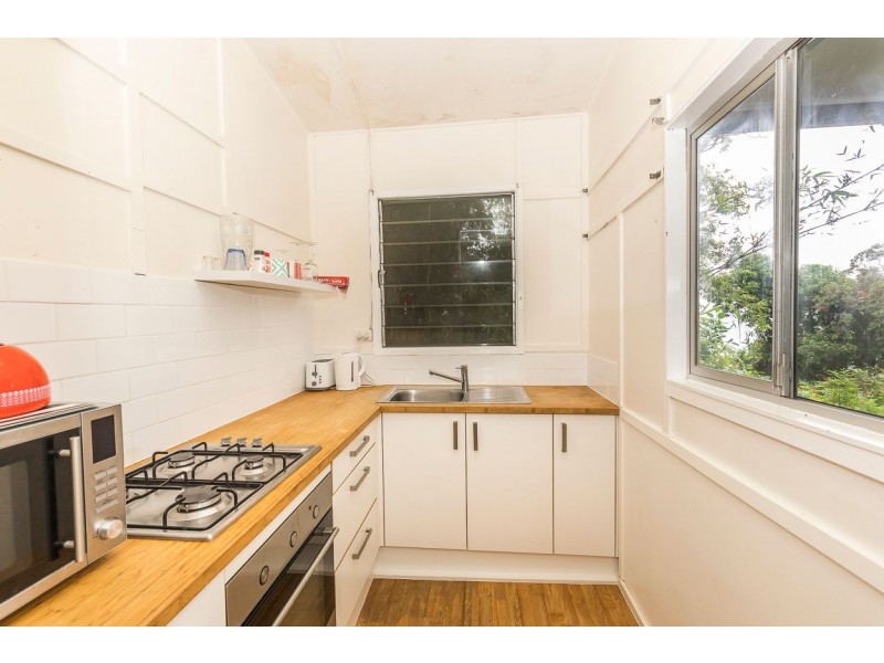 19 Yarrong Road, Point Lookout QLD 4183