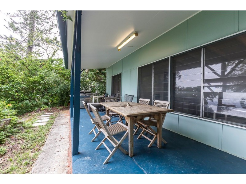 19 Yarrong Road, Point Lookout QLD 4183