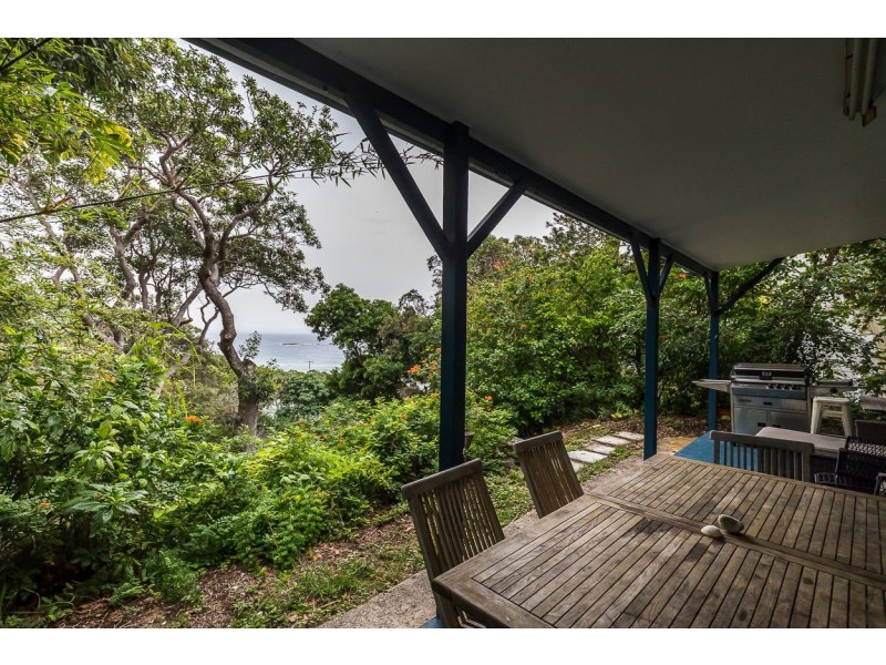 19 Yarrong Road, Point Lookout QLD 4183