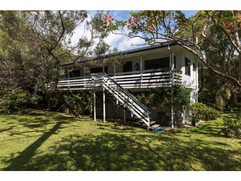 32 Tramican St, Point Lookout QLD 4183