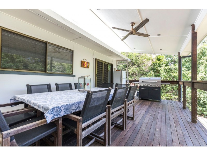 32 Tramican St, Point Lookout QLD 4183