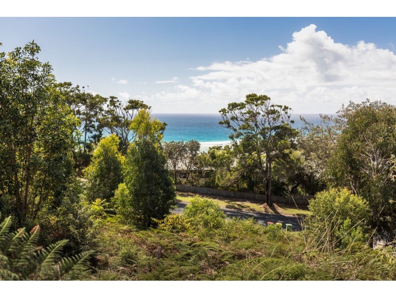 10 Cumming Parade, Point Lookout QLD 4183