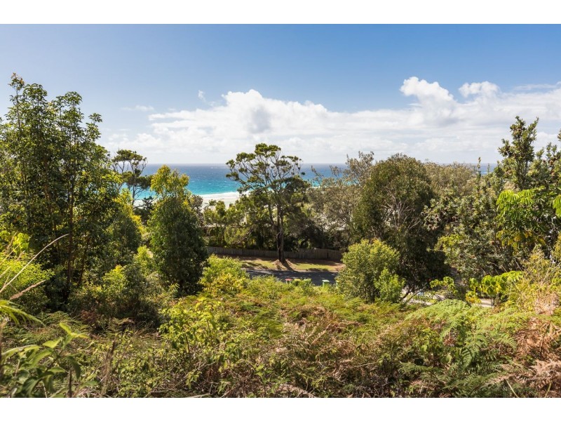 10 Cumming Parade, Point Lookout QLD 4183