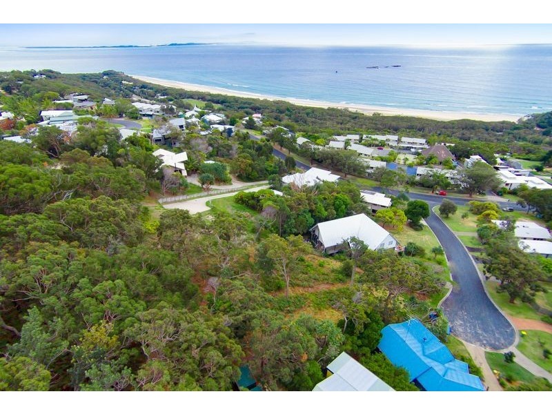 4 Baker Court, Point Lookout QLD 4183