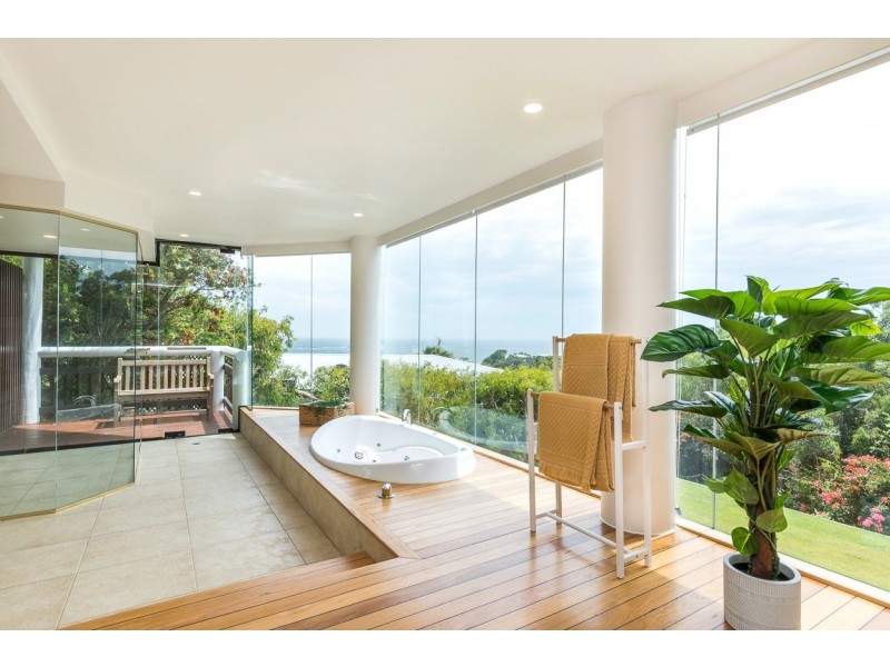 23 George Nothling Drive, Point Lookout QLD 4183