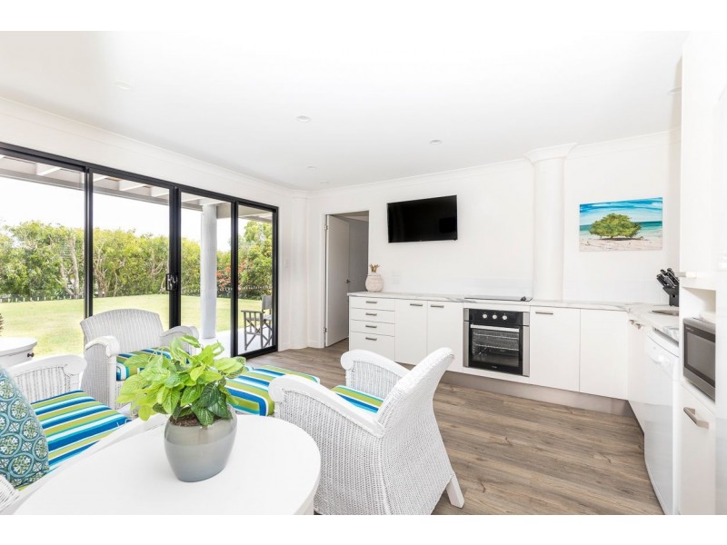 23 George Nothling Drive, Point Lookout QLD 4183