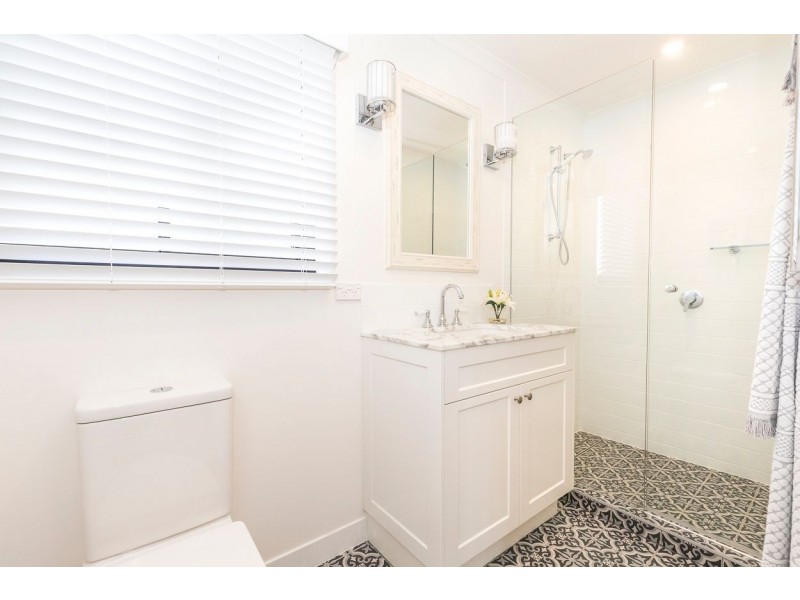 23 George Nothling Drive, Point Lookout QLD 4183