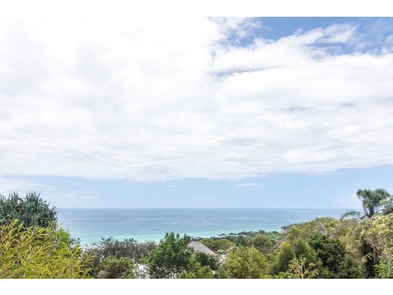 14 Cumming Parade, Point Lookout QLD 4183