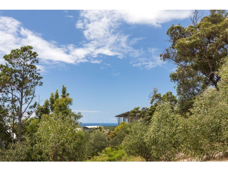 14 Cumming Parade, Point Lookout QLD 4183