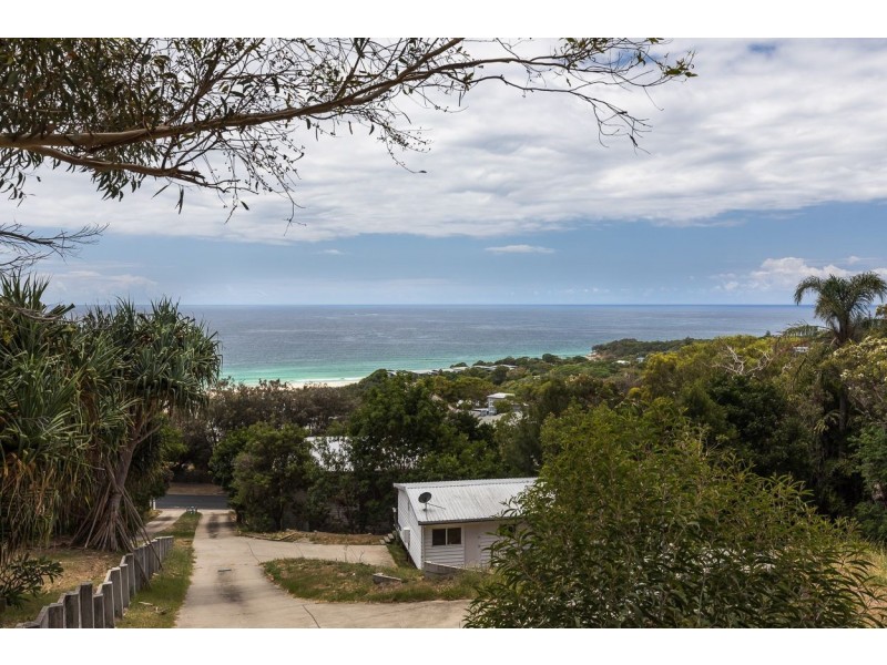 14 Cumming Parade, Point Lookout QLD 4183