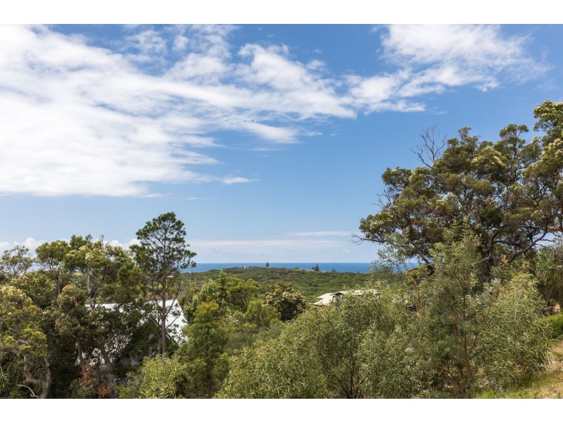 14 Cumming Parade, Point Lookout QLD 4183